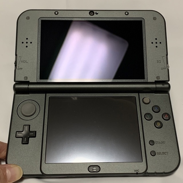 ニンテンドー3DS(ニンテンドー3DS)のNewニンテンドー3DS LL メタリックブラック 本体 エンタメ/ホビーのゲームソフト/ゲーム機本体(携帯用ゲーム機本体)の商品写真