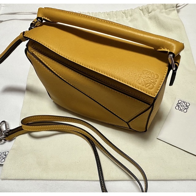最新作売れ筋が満載 LOEWE - LOEWE ロエベ パズルミニバッグ
