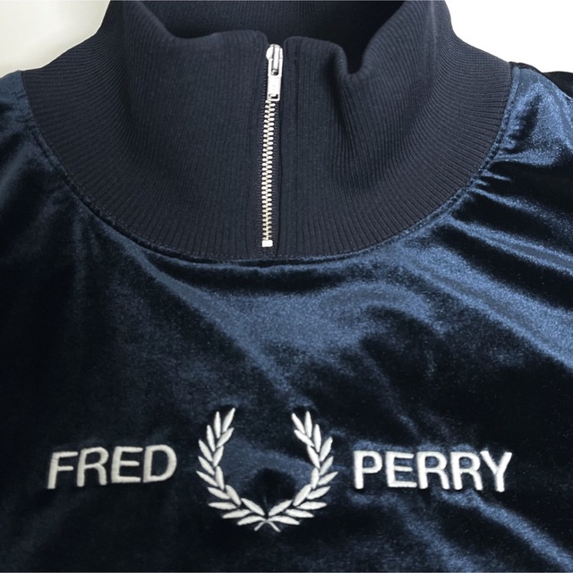 FRED PERRY(フレッドペリー)のFRED PERRY Half Zip Pullover ベロア素材　レディース レディースのトップス(トレーナー/スウェット)の商品写真