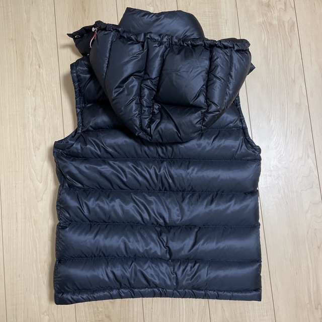 MONCLER(モンクレール)のモンクレール　ダブルワッペン　ダウンベスト メンズのジャケット/アウター(ダウンベスト)の商品写真