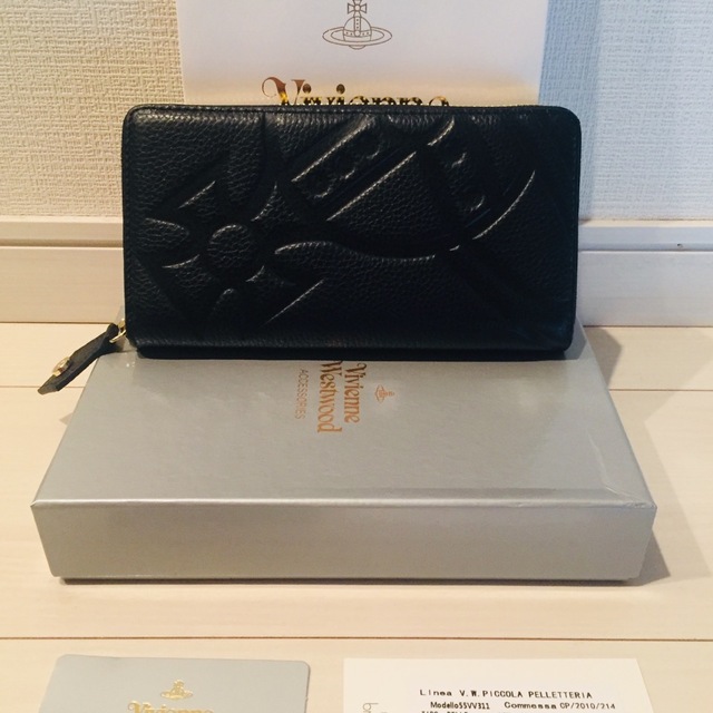 ヴィヴィアンウエストウッド 長財布 財布 ラウンドファスナー | フリマアプリ ラクマ