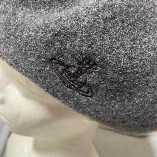 美品 ヴィヴィアンウエストウッド オーブ刺繍ベレー帽「正規品 美品 ヴィヴィアンウエストウッド オーブ刺繍ベレー帽「正規品