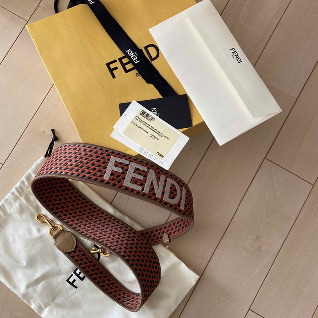 ★最終価格★FENDI ストラップユー　未使用品