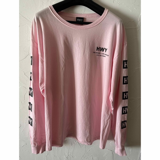 HWY US別注　ピンク　限定デザイン　ロンT  L メンズのトップス(Tシャツ/カットソー(七分/長袖))の商品写真