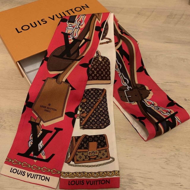 LOUIS VUITTON(ルイヴィトン)のLOUIS VUITTON バンドー・トリビュート トゥー　モノグラム レディースのファッション小物(バンダナ/スカーフ)の商品写真