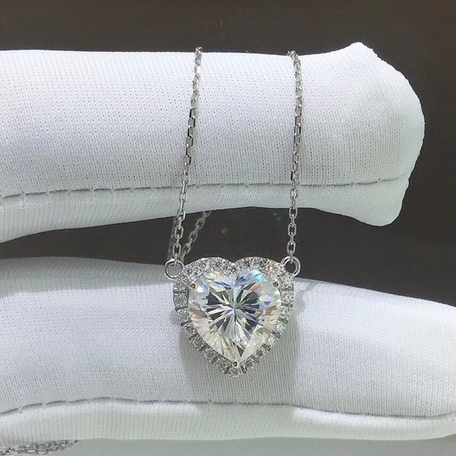 お得セット 【newカラー】3.0ct ハートモアサナイト k18 ネックレス