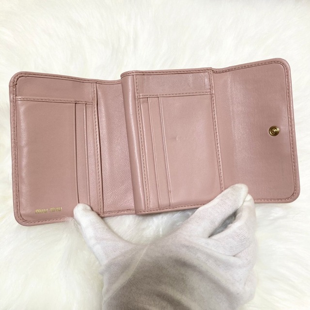 極美品⭐︎ミュウミュウ 三つ折り財布 ラウンド マトラッセ レザー ピンク