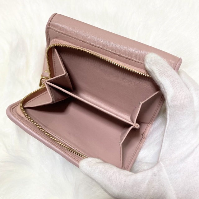 極美品⭐︎ミュウミュウ 三つ折り財布 ラウンド マトラッセ レザー ピンク