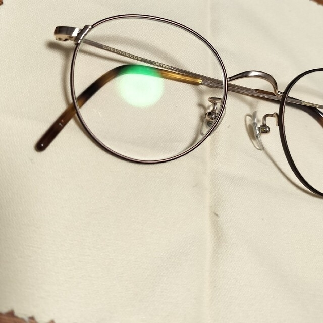 レディースメガネ　軽量　美品 レディースのファッション小物(サングラス/メガネ)の商品写真