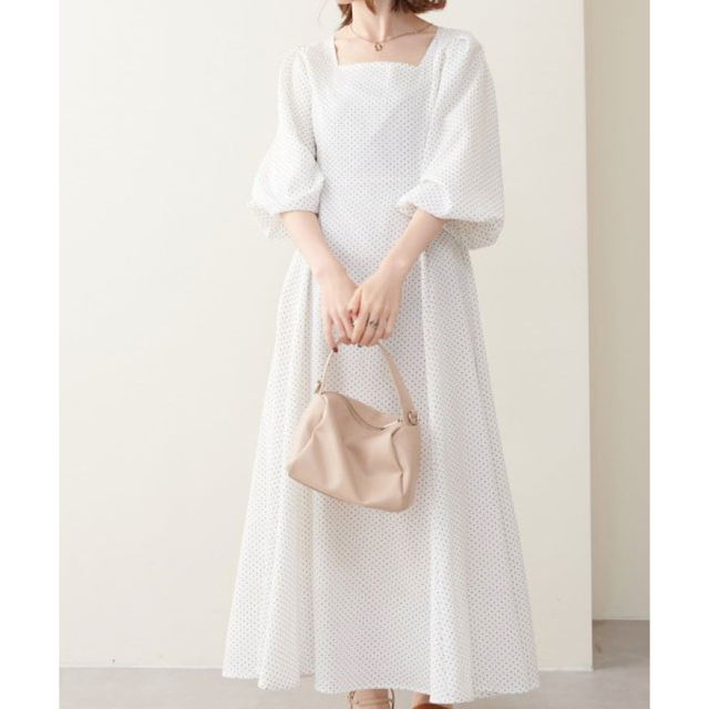 新品✨タグ付き♪定価7,580円 ナイスクラップ ワンピース XSサイズ 新品✨タグ付き♪定価7580円 プロポーションボディドレッシング 大特価‼️