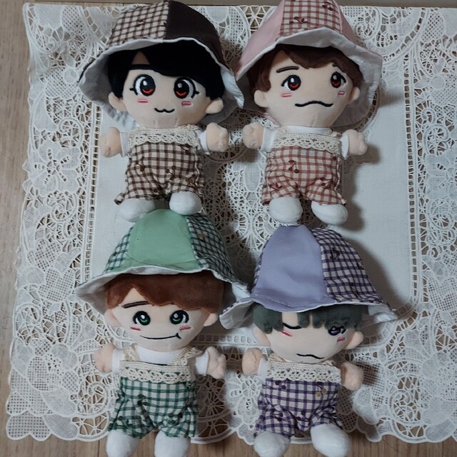 Johnny's(ジャニーズ)のなにわ男子　関ジュ　ちびぬい　ぬい服　ハンドメイド　サロペット　チューリップハッ エンタメ/ホビーのタレントグッズ(アイドルグッズ)の商品写真