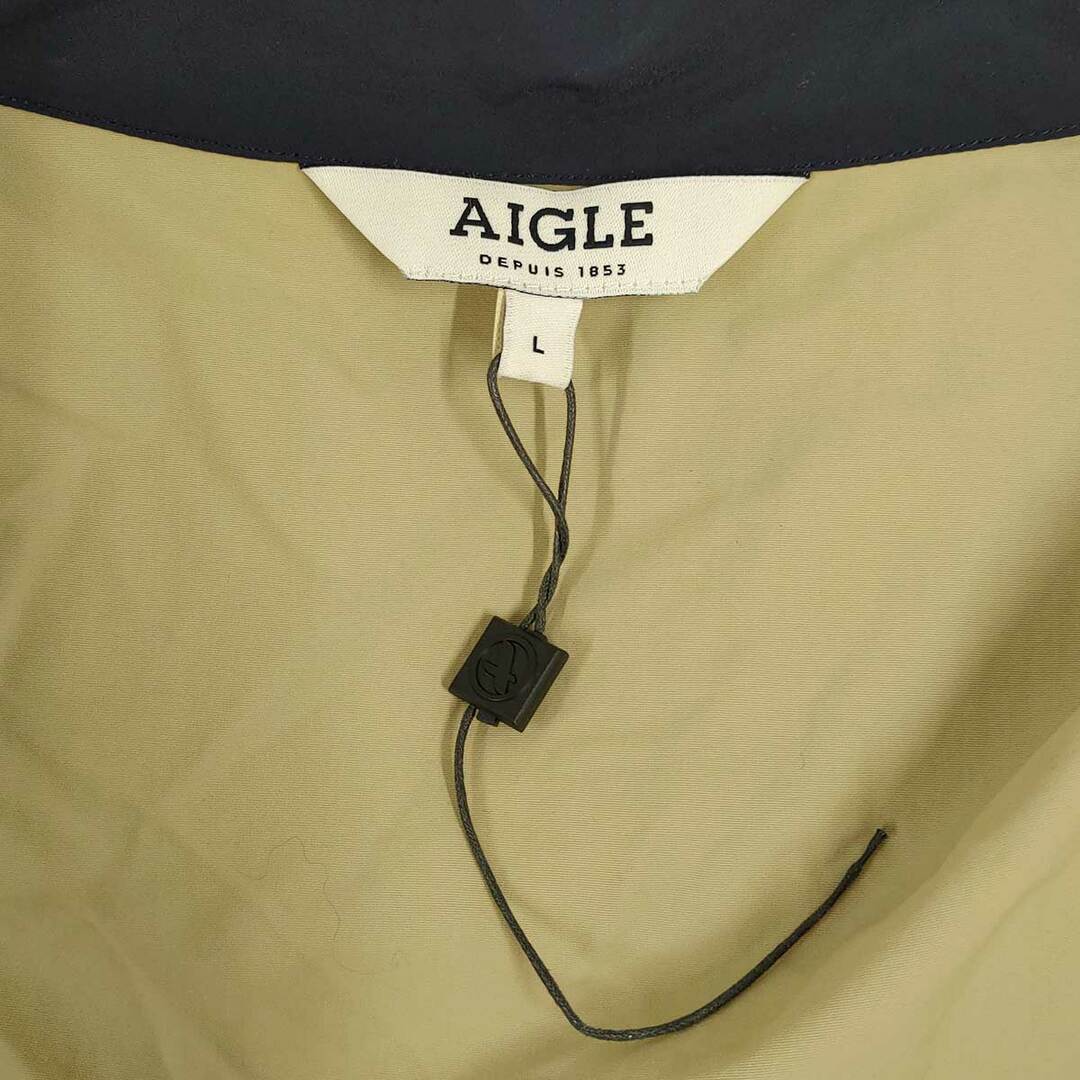 AIGLE(エーグル)の【未使用】エーグル 撥水 トレフコン コンパクトジャケット L ベージュ ZBHK549 メンズ AIGLE スポーツ/アウトドアのスノーボード(ウエア/装備)の商品写真