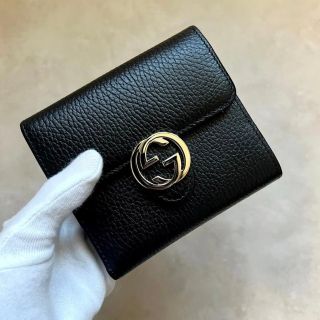 新品未使用タグ付き】GUCCI インターロッキング二つ折り財布-