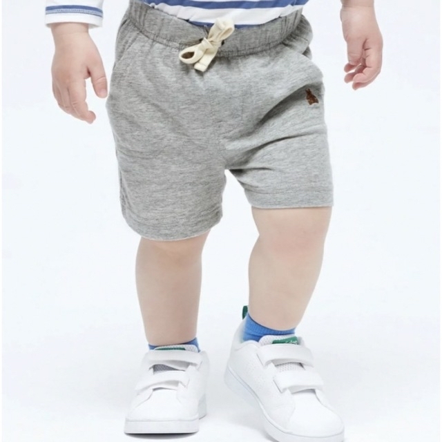 babyGAP(ベビーギャップ)のBABY GAP オーガニック　ショートパンツ　新品　べビー　赤ちゃん　80 キッズ/ベビー/マタニティのベビー服(~85cm)(パンツ)の商品写真