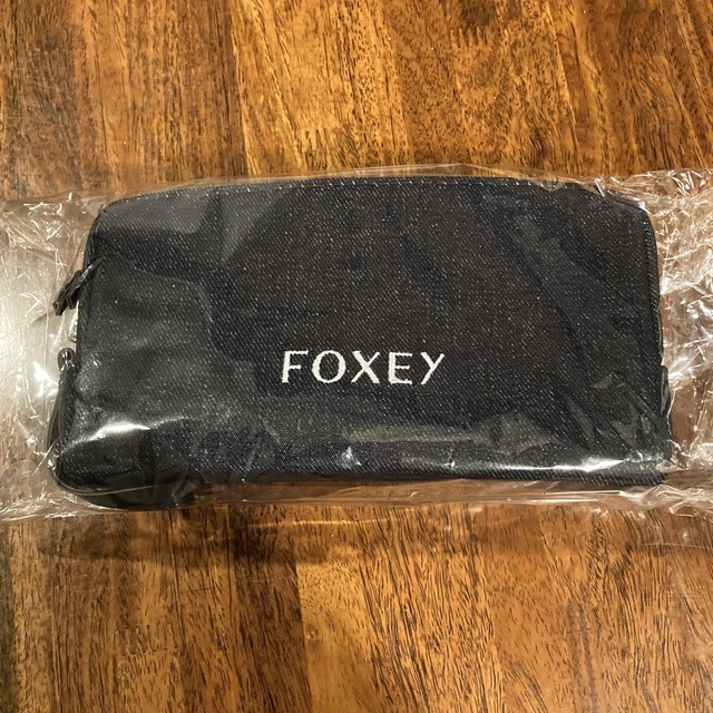 FOXEY(フォクシー)のフォクシー◇ノベルティ　デニムポーチ レディースのファッション小物(ポーチ)の商品写真