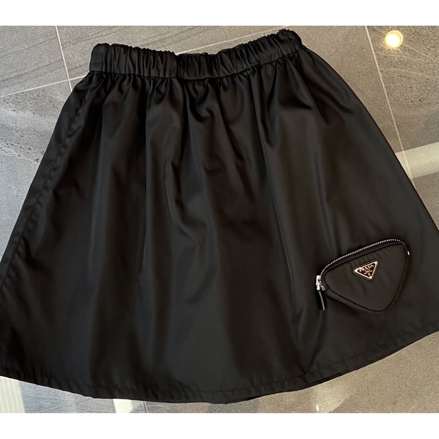 PRADA(プラダ)の専用！PRADA プラダ ポーチ付 Re Nylon ミニスカート レディースのスカート(ミニスカート)の商品写真