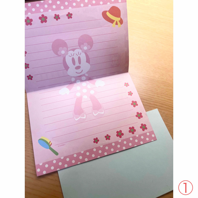 Disney(ディズニー)のミニー・デイジー文房具セット（メモ帳、付箋、ペン） インテリア/住まい/日用品の文房具(ノート/メモ帳/ふせん)の商品写真