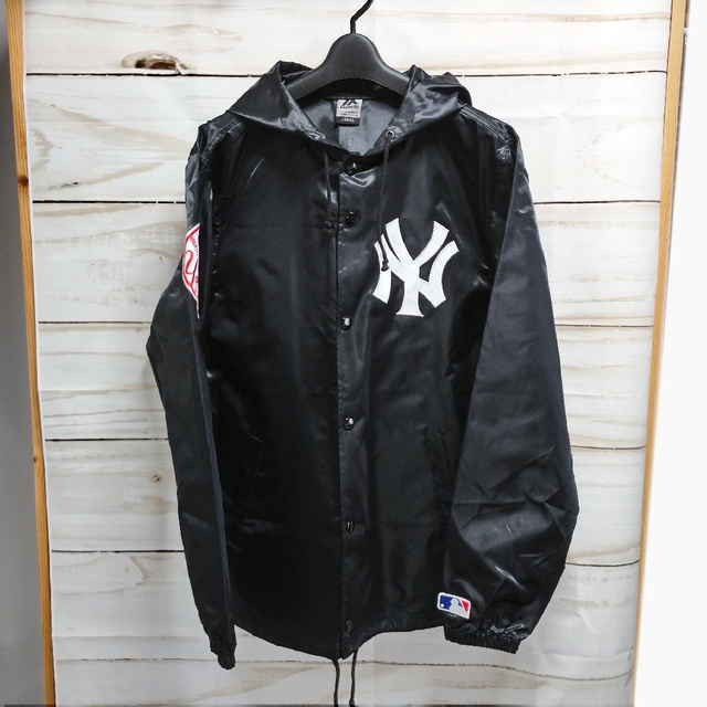 【MLB】ヤンキース ナイロンジャケット・ジャンバー 刺繍ロゴ ドローコード 黒