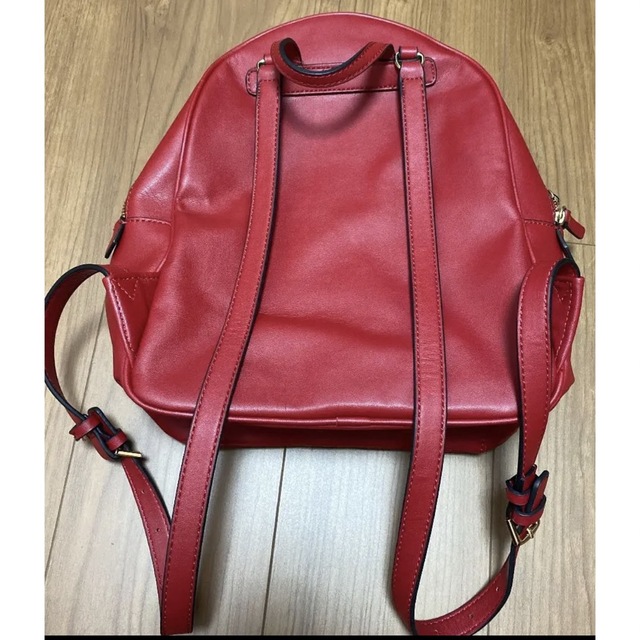 GUESS(ゲス)のGUESS Backpack Red リュック☆ レディースのバッグ(リュック/バックパック)の商品写真