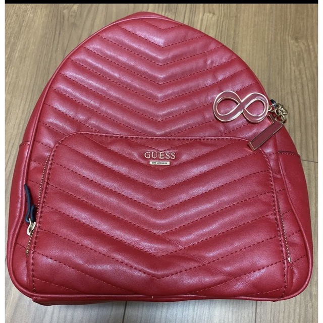 GUESS(ゲス)のGUESS Backpack Red リュック☆ レディースのバッグ(リュック/バックパック)の商品写真