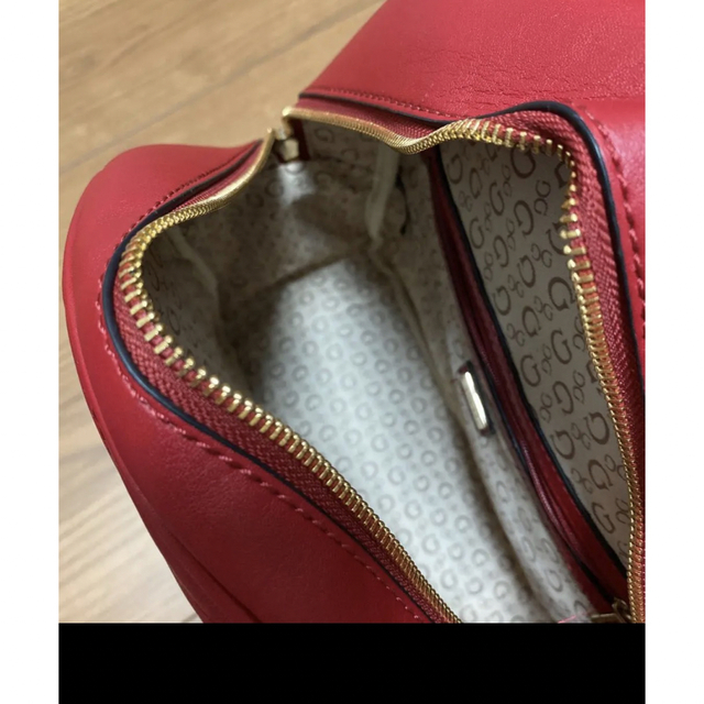 GUESS(ゲス)のGUESS Backpack Red リュック☆ レディースのバッグ(リュック/バックパック)の商品写真