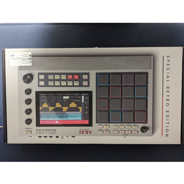 アカイ　akai mpclive2