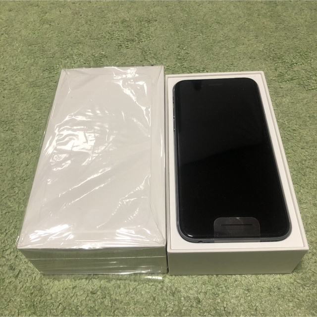 iPhone(アイフォーン)の新品 au iPhone6 16G グレー スマホ/家電/カメラのスマートフォン/携帯電話(スマートフォン本体)の商品写真