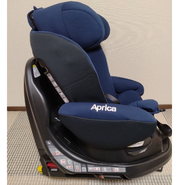 Aprica(アップリカ)のアップリカ　チャイルドシート キッズ/ベビー/マタニティの外出/移動用品(自動車用チャイルドシート本体)の商品写真