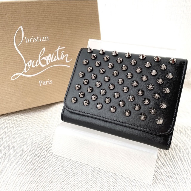 Christian Louboutin(クリスチャンルブタン)のルブタン　マカロン　スパイクスタッズ　三つ折り財布　小銭入れ　札入れ　レア極美品 メンズのファッション小物(折り財布)の商品写真