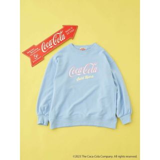 アースミュージックアンドエコロジー(earth music & ecology)の【サックスブルー】別注 Coca-Cola 「R」ネオンカラースウェット(カットソー(長袖/七分))