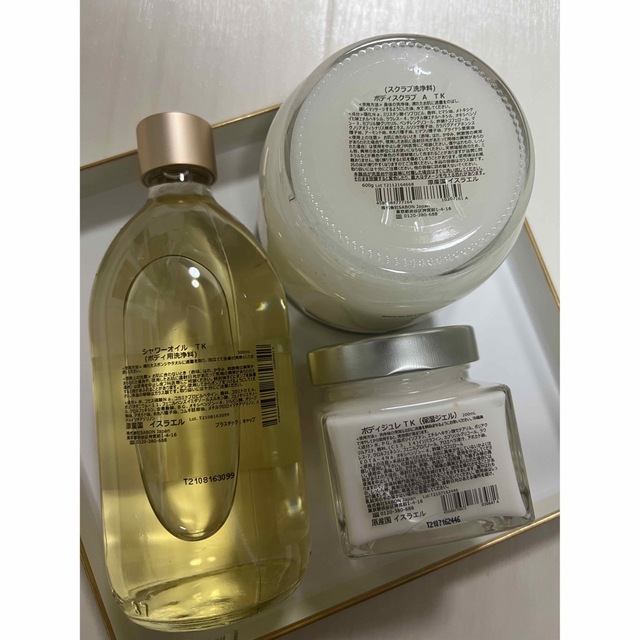 SABON(サボン)のブルトン様専用♡シャワーオイルのみ コスメ/美容のボディケア(ボディスクラブ)の商品写真