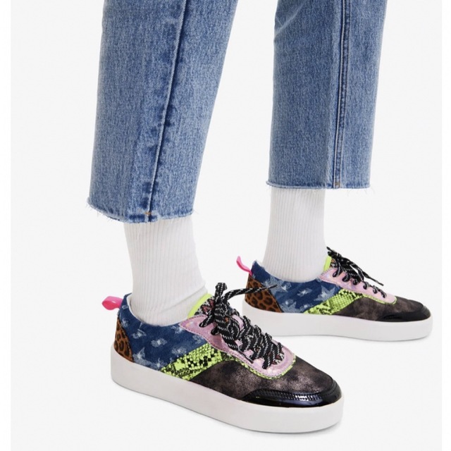 DESIGUAL(デシグアル)の新品✨タグ付き♪定価19,900円　マルチカラー　スニーカー　デシグアル　 レディースの靴/シューズ(スニーカー)の商品写真