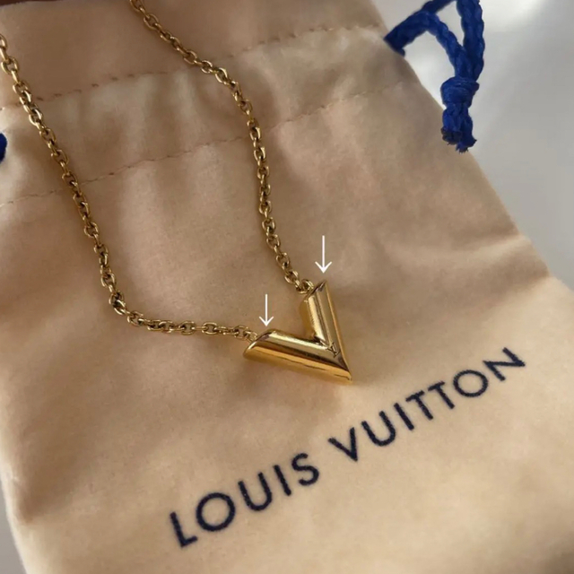 LOUIS VUITTON エセンシャルv ネックレス