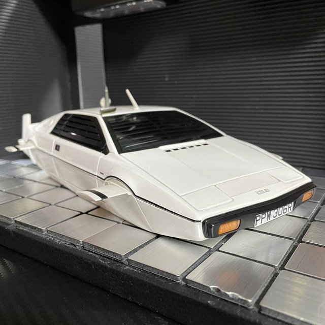 絶版 オートアート1/18 007ロータスエスプリ ボンドカー 私を愛したスパイ 『1年保証』 50%割引 ホットウィール LOTUS ESPRIT ロータス エスプリ