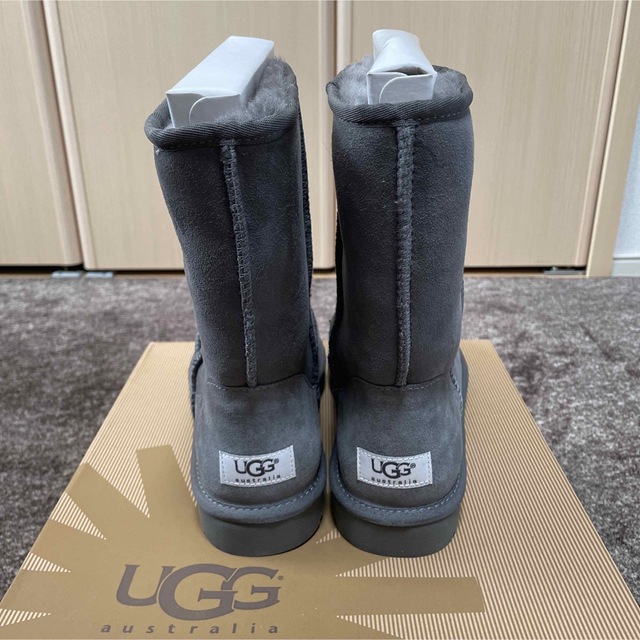 UGG(アグ)の新品 UGG ムートンブーツ 27cm グレー クラシックショート 5800M メンズの靴/シューズ(ブーツ)の商品写真