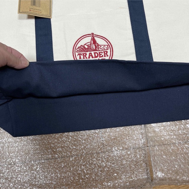 TRADER JORS ロゴ刺繍キャンパスエコバッグ　新品未使用タグ付 レディースのバッグ(トートバッグ)の商品写真
