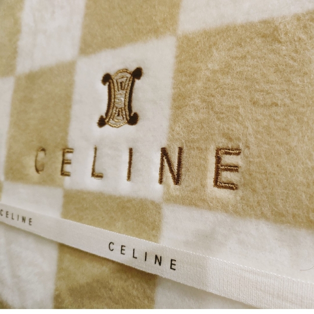 celine(セリーヌ)の【新品】CELINE　上質　毛布　シルキー インテリア/住まい/日用品の寝具(布団)の商品写真