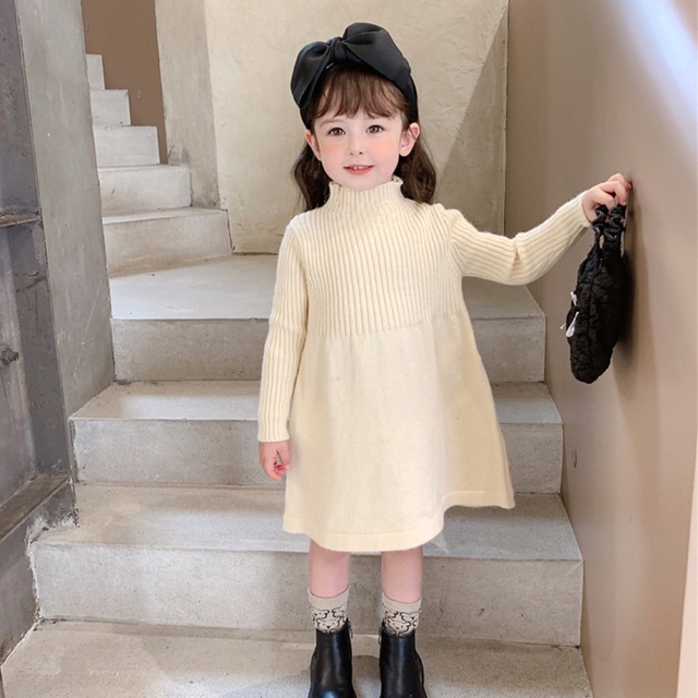 【SALE！】ハイネック ニットワンピース ホワイト キッズ/ベビー/マタニティのキッズ服女の子用(90cm~)(ワンピース)の商品写真