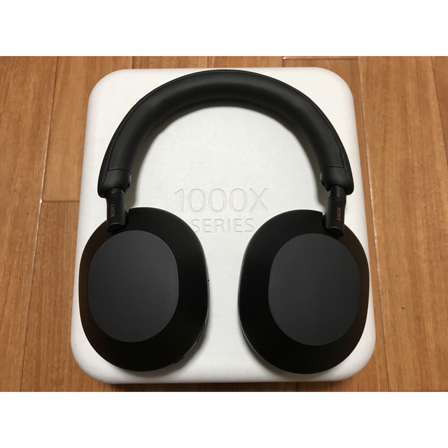 SONY WH-1000XM5（ソニーワイヤレスノイズキャンセリングヘッドホン）