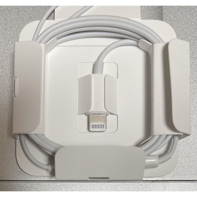 iPhone(アイフォーン)のiPhone 純正 イヤホン EarPods with Lightning スマホ/家電/カメラのスマホアクセサリー(ストラップ/イヤホンジャック)の商品写真