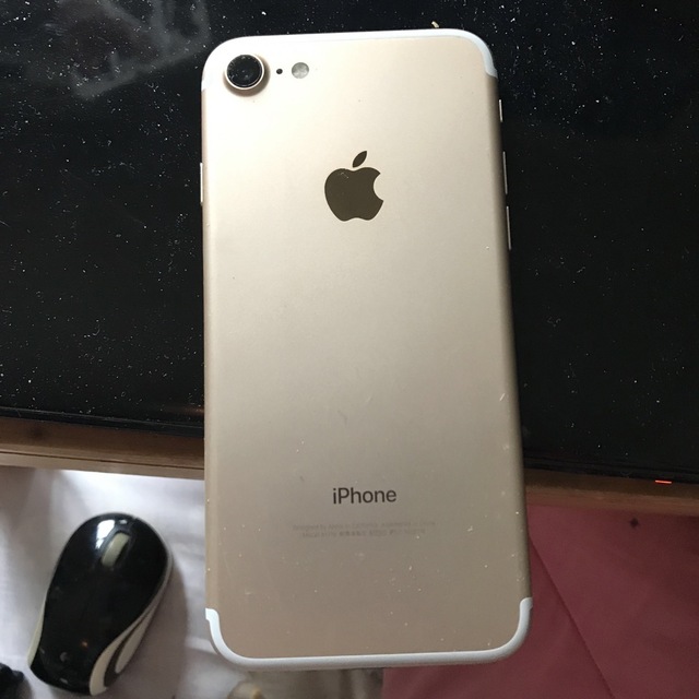 ジャンクiphone7gold128Gsimフリー