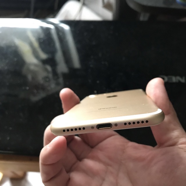 ジャンクiphone7gold128Gsimフリー 3