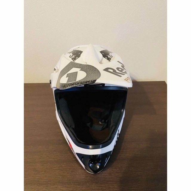 SixSixOne Comp shifted helmet スポーツ/アウトドアの自転車(その他)の商品写真