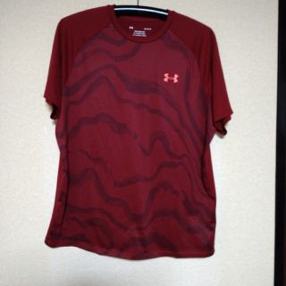 アンダーアーマー(UNDER ARMOUR)のアンダーアーマー 半袖Tシャツ 赤(Tシャツ/カットソー)