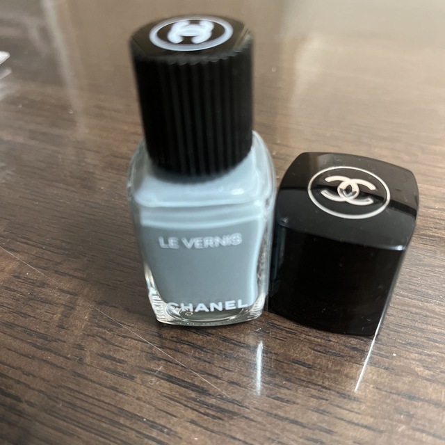 CHANEL(シャネル)のCHANEL ヴェルニ　ロングトゥニュ566ウォシュデニム コスメ/美容のネイル(マニキュア)の商品写真