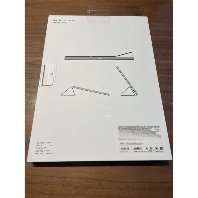 Apple(アップル)の【新品未使用】11インチiPad 用 Smart Folio  ホワイト スマホ/家電/カメラのスマホアクセサリー(iPadケース)の商品写真