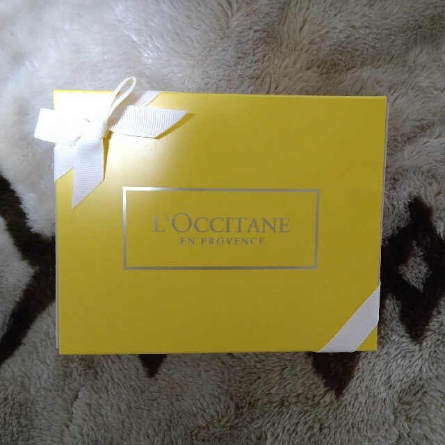 L'OCCITANE(ロクシタン)のお値下げ☆ロクシタン　ギフト　母の日　３点 コスメ/美容のボディケア(ハンドクリーム)の商品写真