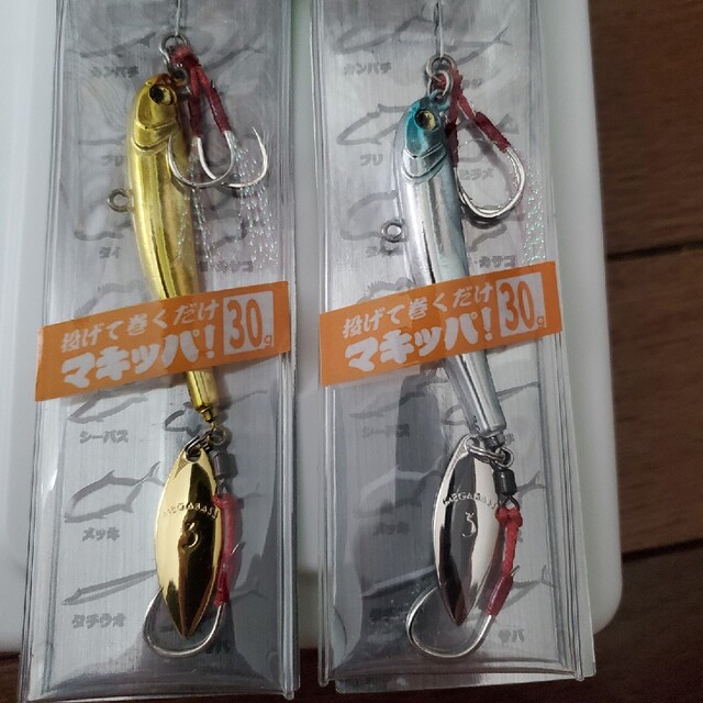 Megabass(メガバス)の新品未開封レア物☆メガバス マキッパ30g　オリカラ2個セット🎣 スポーツ/アウトドアのフィッシング(ルアー用品)の商品写真