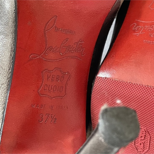 Christian Louboutin(クリスチャンルブタン)の希少　クリスチャン・ルブタン　ストラップパンプス　ヒールパンプス　37 1/2  レディースの靴/シューズ(ハイヒール/パンプス)の商品写真