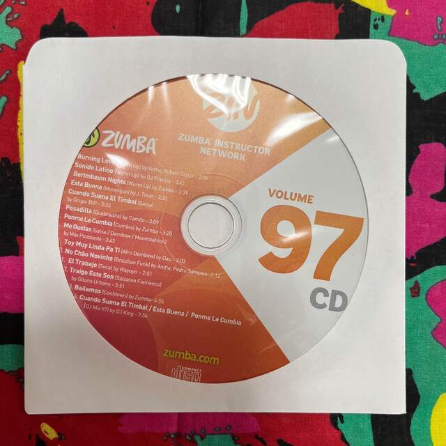 Zumba(ズンバ)のZUMBA CD エンタメ/ホビーのCD(クラブ/ダンス)の商品写真